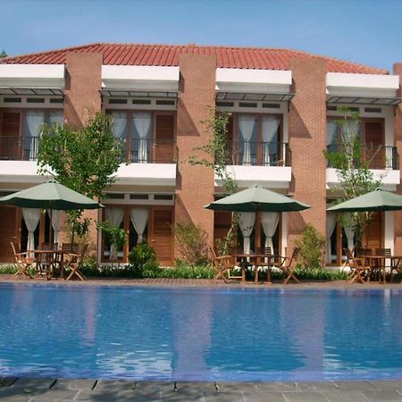 Villa Bukit Pinus Bogor Extérieur photo