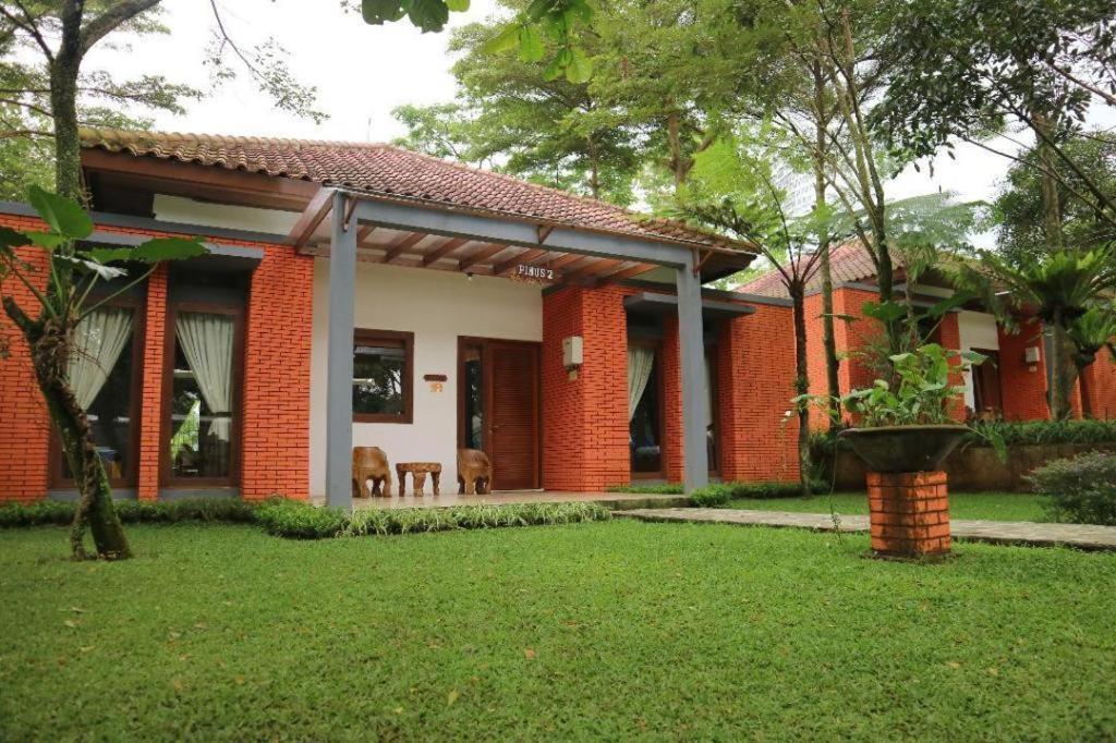 Villa Bukit Pinus Bogor Extérieur photo